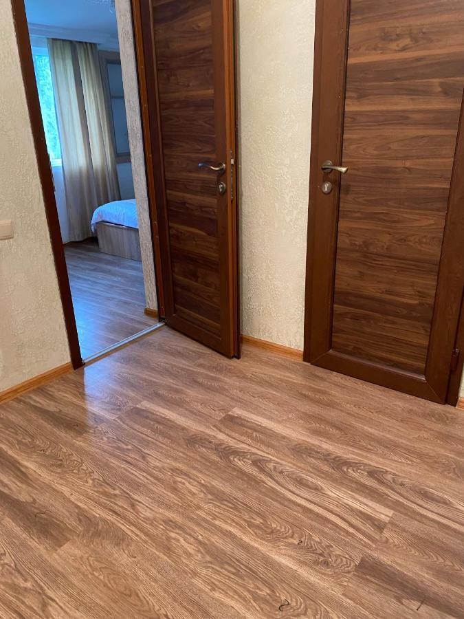 Hotel Holiday House Chkonia Batumi Exterior foto